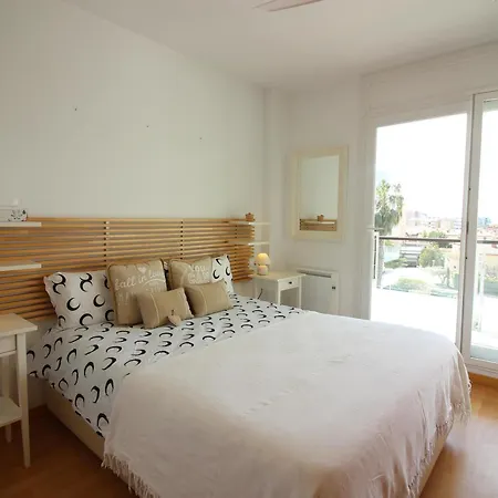 Luminoso Con Terraza Y Piscina Comunitaria En Santa Margarita, Cerca De La Playa. - Es-228-138 Roses